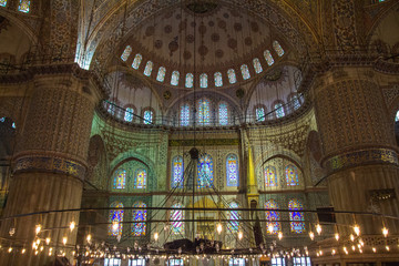 Fototapeta na wymiar The interior of the historic Blue Mosque in Istanbul. Turkey.