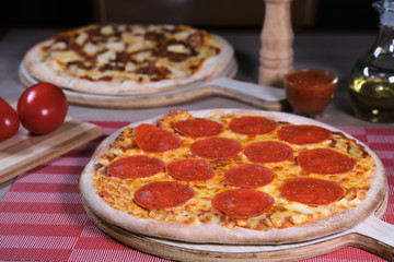 pizza with ham and cheese pepperoni