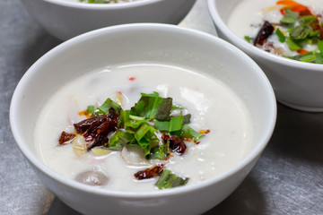  tum kar kai (curry coconut milk)thai food
