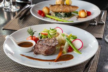  beef steak and vegetables wiht sauce