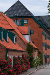 historische Häuser und Speicher am Tiessenkai, Kiel Holtenau