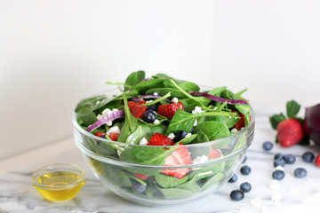 Spinach And Fruit Honey Salad
