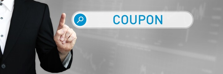 Coupon. Mann im Anzug zeigt mit dem Finger auf ein Suchfeld. Das Wort Coupon steht in der Suche. Symbol für Business, Finanzen, Statistik, Analyse, Wirtschaft