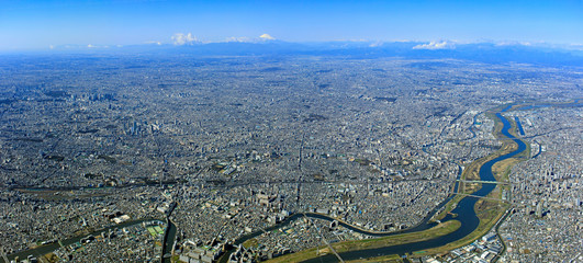荒川河川敷より富士山方向を望む・北区上空・空撮
