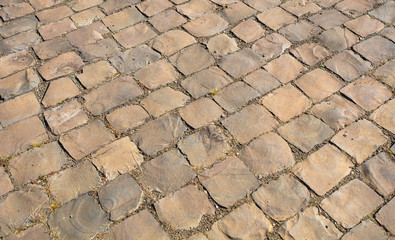 Rua com cal&ccedil;amento de pedra