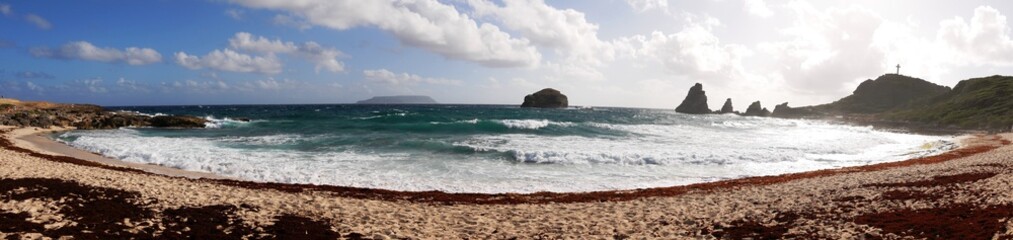 Photo panoramique de la plage à la Pointe des châteaux en Guadeloupe