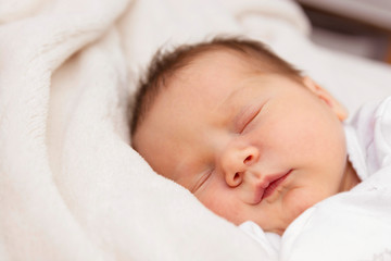 Obraz na płótnie Canvas Newborn baby portrait