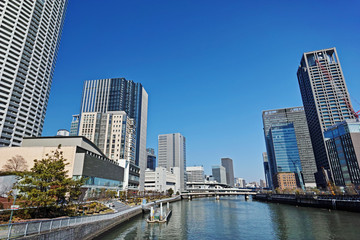 Fototapeta na wymiar 水都大阪 玉江橋付近から見る堂島川とほたるまち