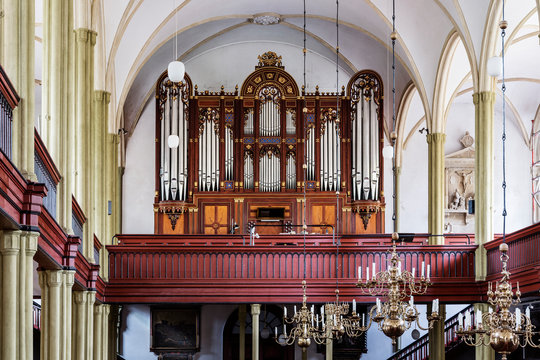 Deutschland;  Esens, St. Magnus Kirche. Historische Orgel von Arnold Rohlfs, erbaut 1848-1860 .