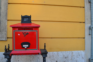 Cassetta posta rossa