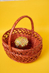 Fototapeta na wymiar Easter cake in basket