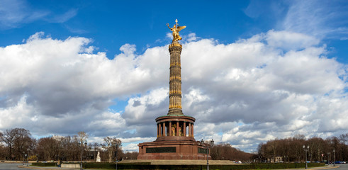 Fototapeta na wymiar Victory column or Siegessaule, historical monument at the heart of the Tiergarten park, Berlin, Germany