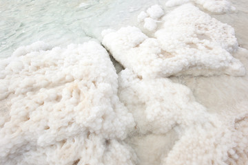 Hydrochloric outgrowths on coast of the Dead Sea