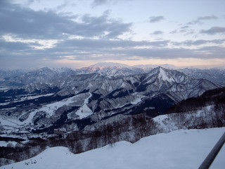 冬の石打丸山スキー場山頂からの越後三山
