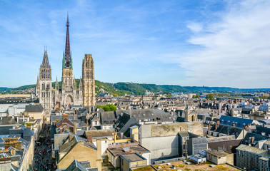 Panoramic view of Rouen, with the gothic Cathedral of Notre-Dame, on a sunny afternoon. Normandy, France. - obrazy, fototapety, plakaty