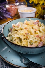Tagliatelle mosse Carbonara