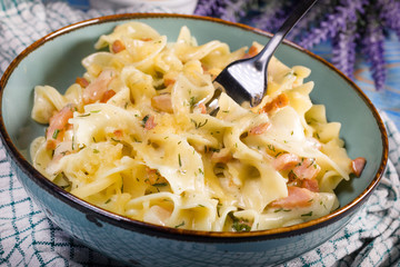 Tagliatelle mosse Carbonara