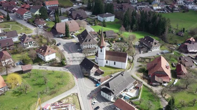 Sinkflug bei Biglen, Schweiz