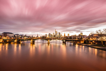 Sonnenuntergang über Frankfurt Skyline, Abendrot