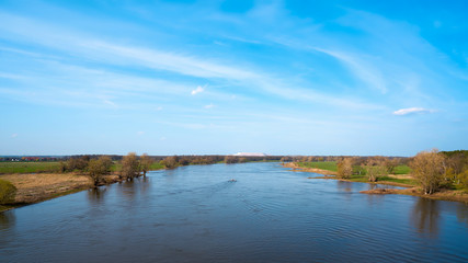 Fototapeta na wymiar Panorama des Flusses Elbe bei Glindenberg in Sachsen-Anhalt 