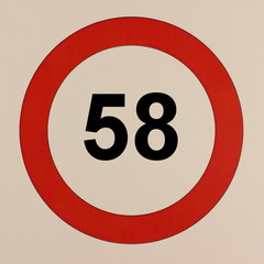 Grafische Darstellung des Straßenverkehrszeichen Maximalgeschwindigkeit 58 km/h