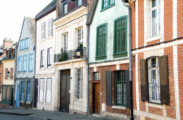 Fototapeta na wymiar Ville d' Amiens, façades colorées du centre historique de la ville, département de la Somme, France