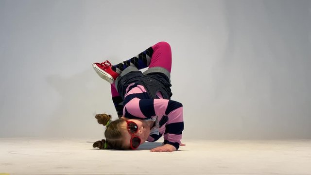 little girl dancing breakdance