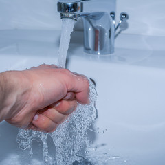 Fototapeta na wymiar waschen der Hände