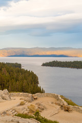 Obraz premium Sunset Views from Emerald Bay State Park Lookout in Lake Tahoe