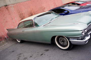 Obraz na płótnie Canvas A classic vintage American car in the street