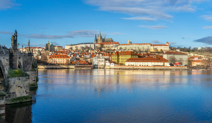 Fototapeta na wymiar Prague's castle, the river, and Charles Bridge