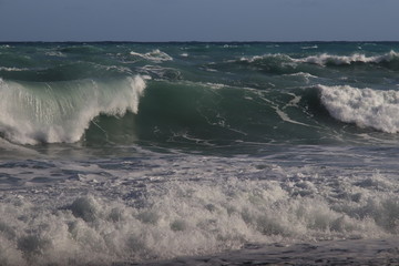 Ocean waves crashing on the beach