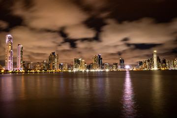 Fototapeta na wymiar Panama city at night