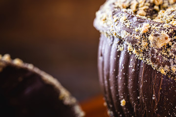 Creative, chic Easter egg. Paçoca chocolate egg (ground peanuts) and homemade chocolate. Extra income for Easter in Brazil.