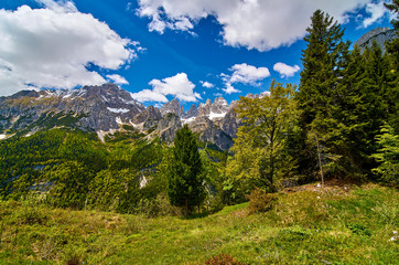 Obraz premium Beautiful view of the Dolomites di Brenta group seen from Molveno