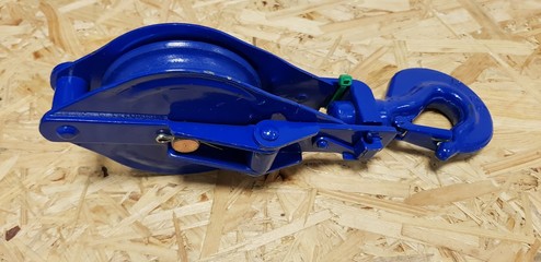 blue snatch block is ready to use