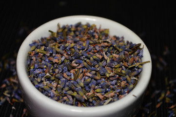 Травяные чаи с розой ,ромашкой,липой,тимьяном,лавандой.