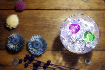 花　コップにハート