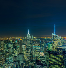 Naklejka premium Nocny widok na Nowy Jork Manhattan podczas zachodu słońca