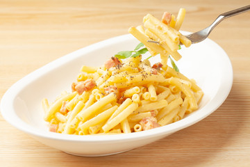 マカロニのカルボナーラ