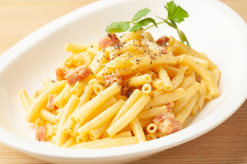 マカロニのカルボナーラ