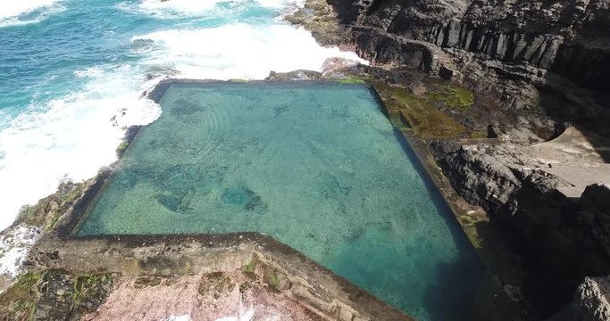 Kapput Bilder Durchsuchen 72 Archivfotos, und Videos