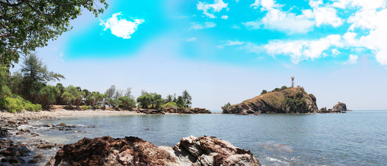 Obraz premium View from Ko Lanta National Park that rises between the lighthouse's islands