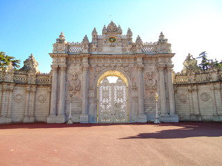 Fototapeta premium gate of historical Dolmabahce palace in Istanbul