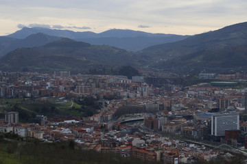 Fototapeta na wymiar Urban view of the town of Bilbao