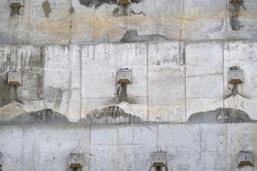 Construction site retaining wall