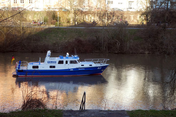 Polizeiboot auf dem Main-Donau-Kanal in Bamberg