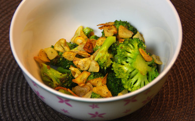 Grilled garlic with broccoli - vegetarian food