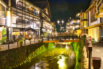 夜の銀山温泉