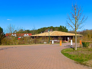 Die Gebäude vom Ferienpark in der Uckermark